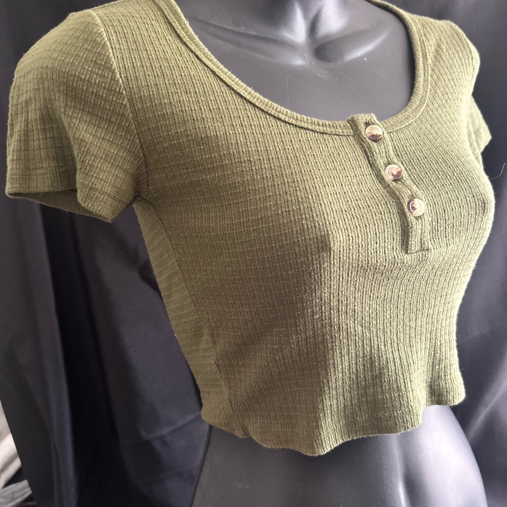 Forever 21 Olive Button-Up Ribbed Crop Top